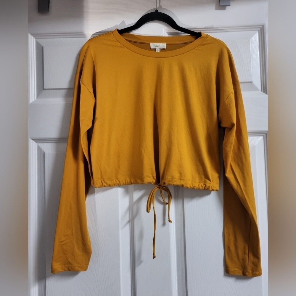Love J-NWOT- Womens Gold Long Sleeve Crop Tie Front Shirt